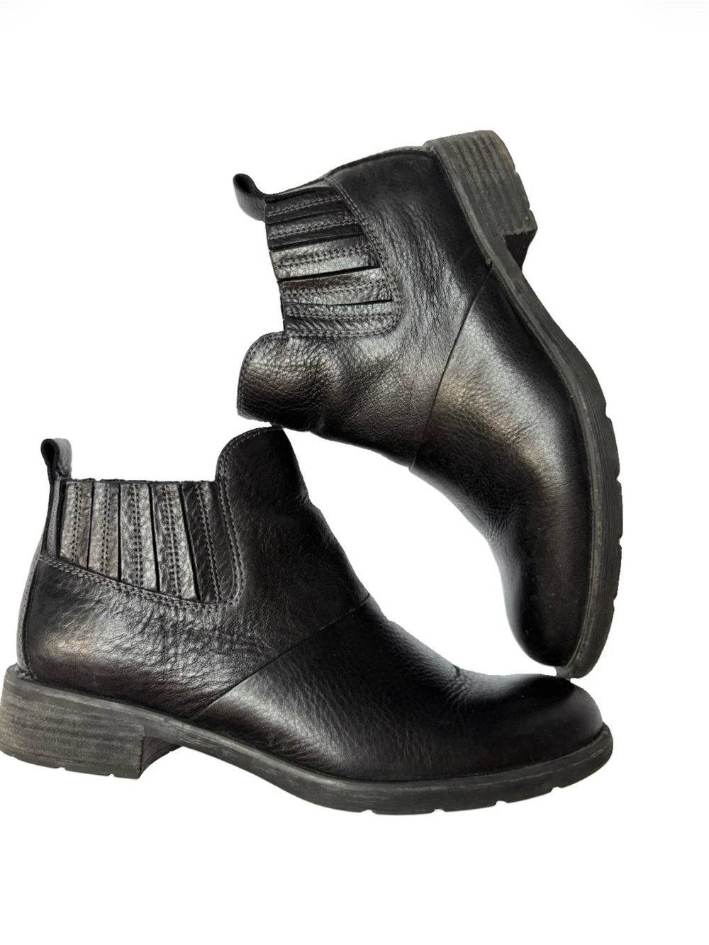 Sofft Black Leather Chelsea Heeled Ankle Boots
